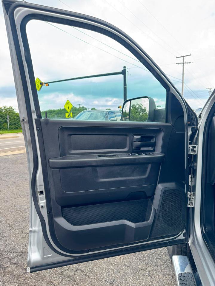Used 2018 RAM 3500 Tradesman w/ Chrome Appearance Group AWD/4WD image 14
