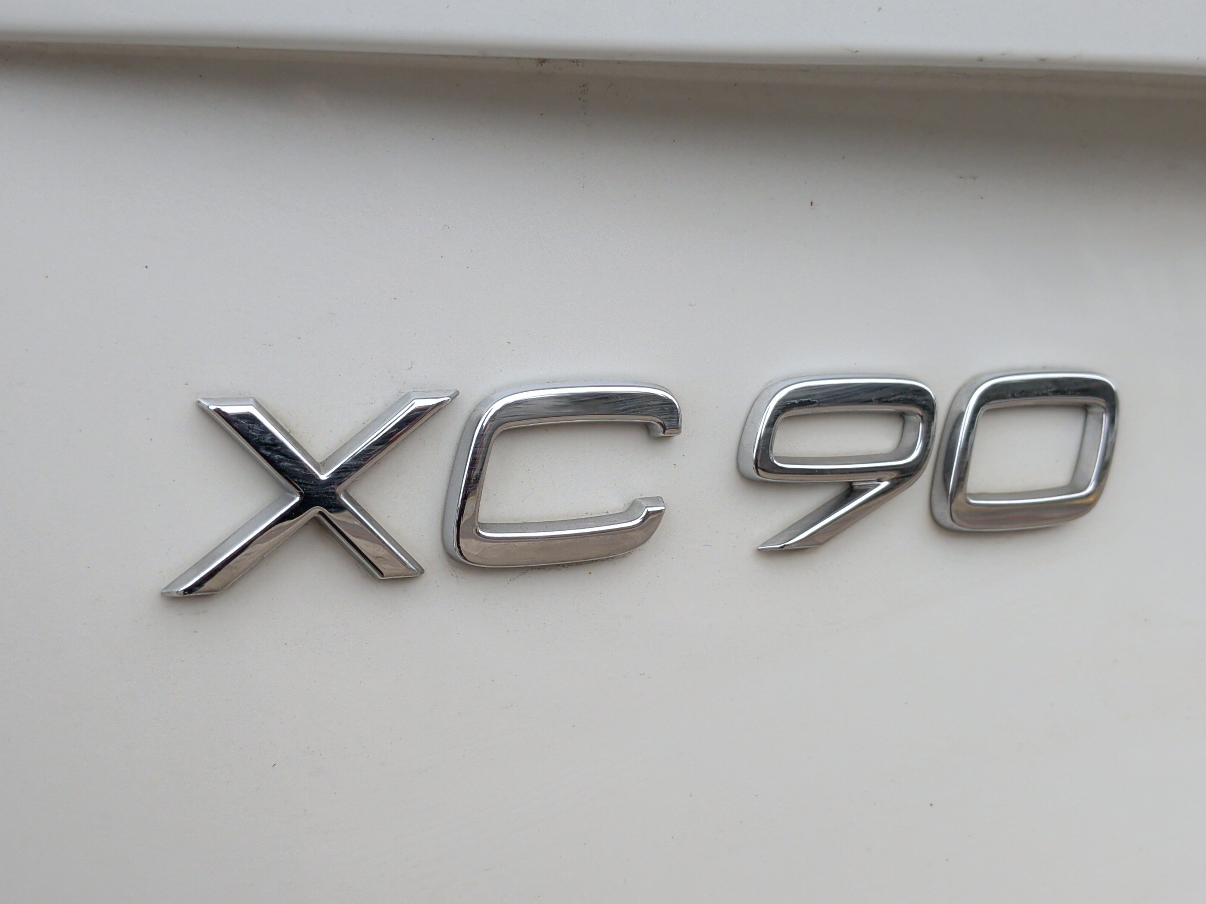 Used 2025 Volvo XC90 B6 Plus image 13