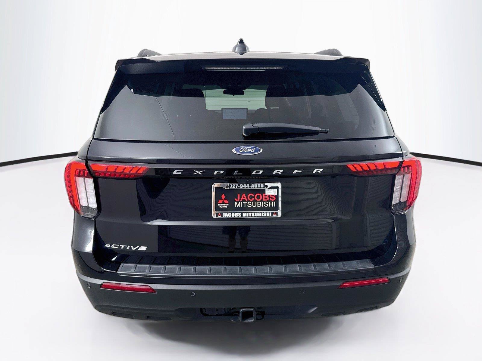 Used 2025 Ford Explorer Active RWD image 4