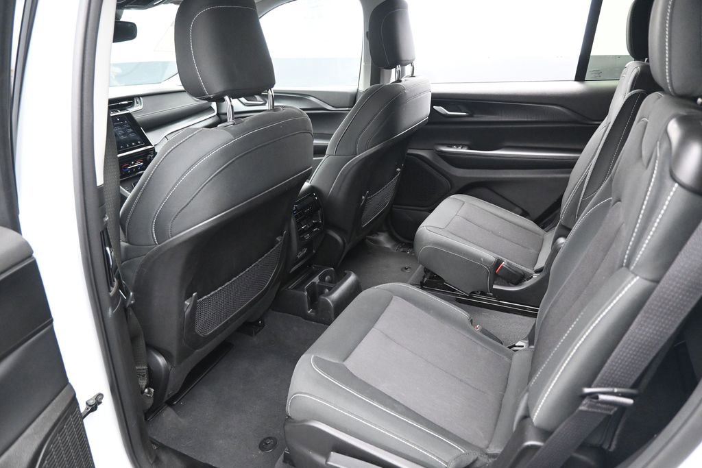 Used 2023 Jeep Grand Cherokee L Laredo RWD image 24