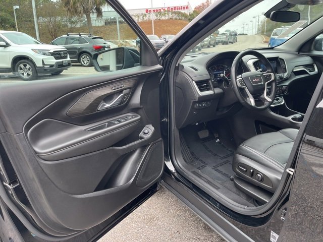 Used 2023 GMC Terrain SLT image 4