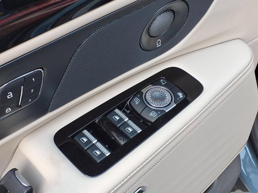 New 2025 Lincoln Nautilus Reserve w/ Jet Appearance Package AWD/4WD image 15