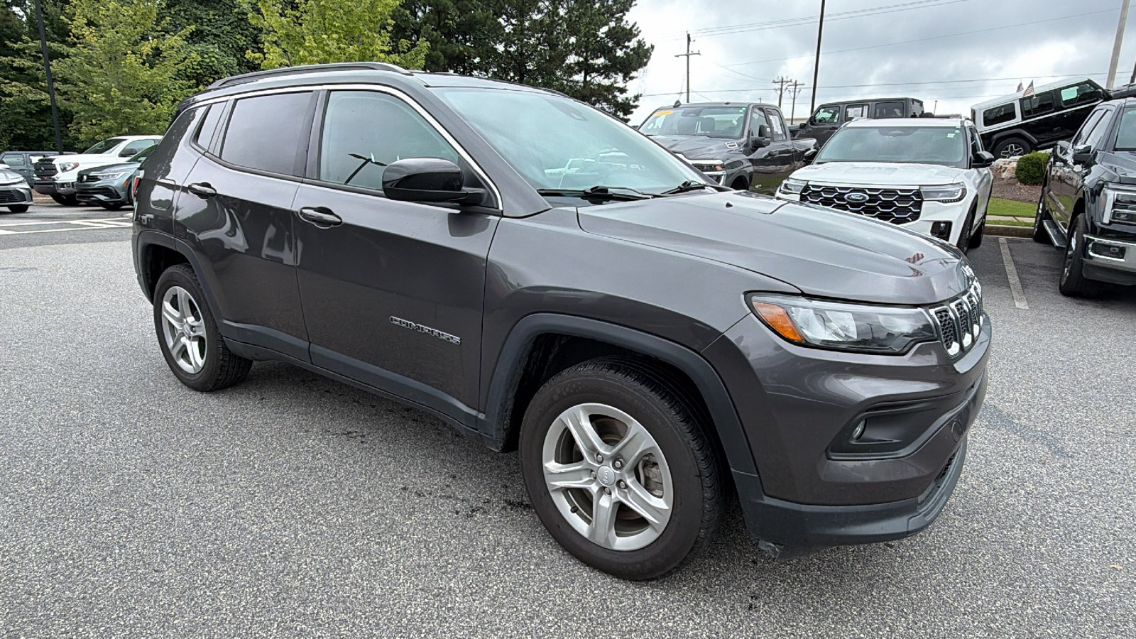 Used 2024 Jeep Compass Latitude AWD/4WD image 5