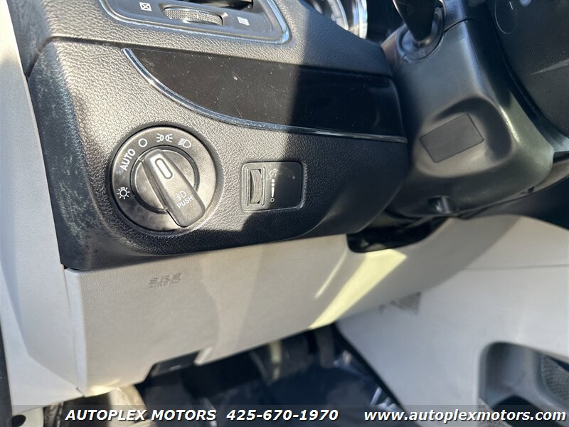 Used 2017 Dodge Grand Caravan SXT FWD image 20