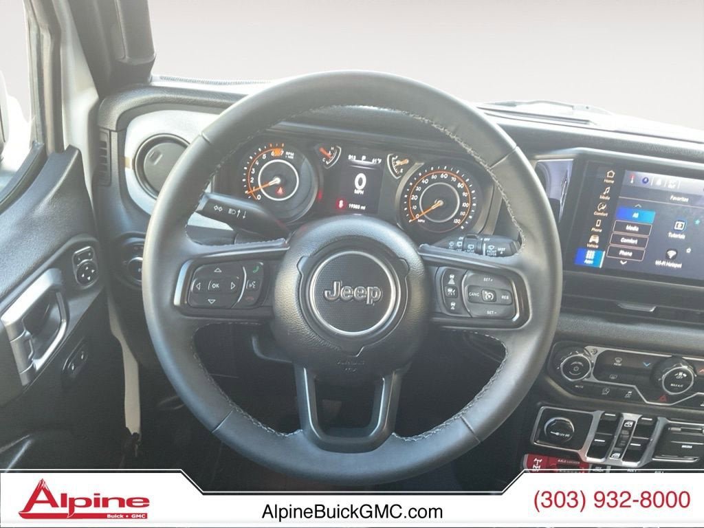Used 2025 Jeep Wrangler Unlimited Sport AWD/4WD image 12
