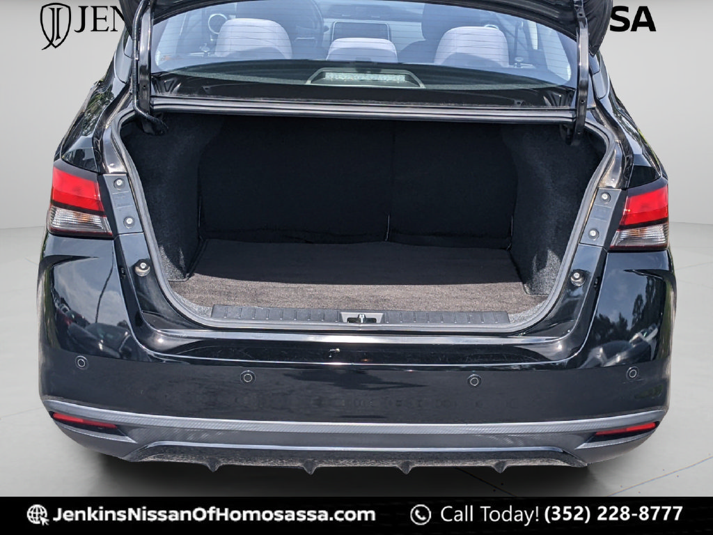Used 2022 Nissan Versa SV FWD image 21