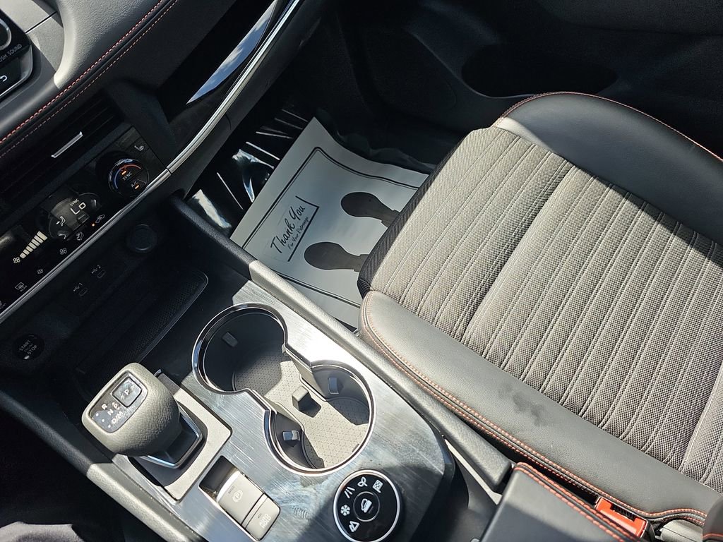 Used 2025 Nissan Rogue SV image 28