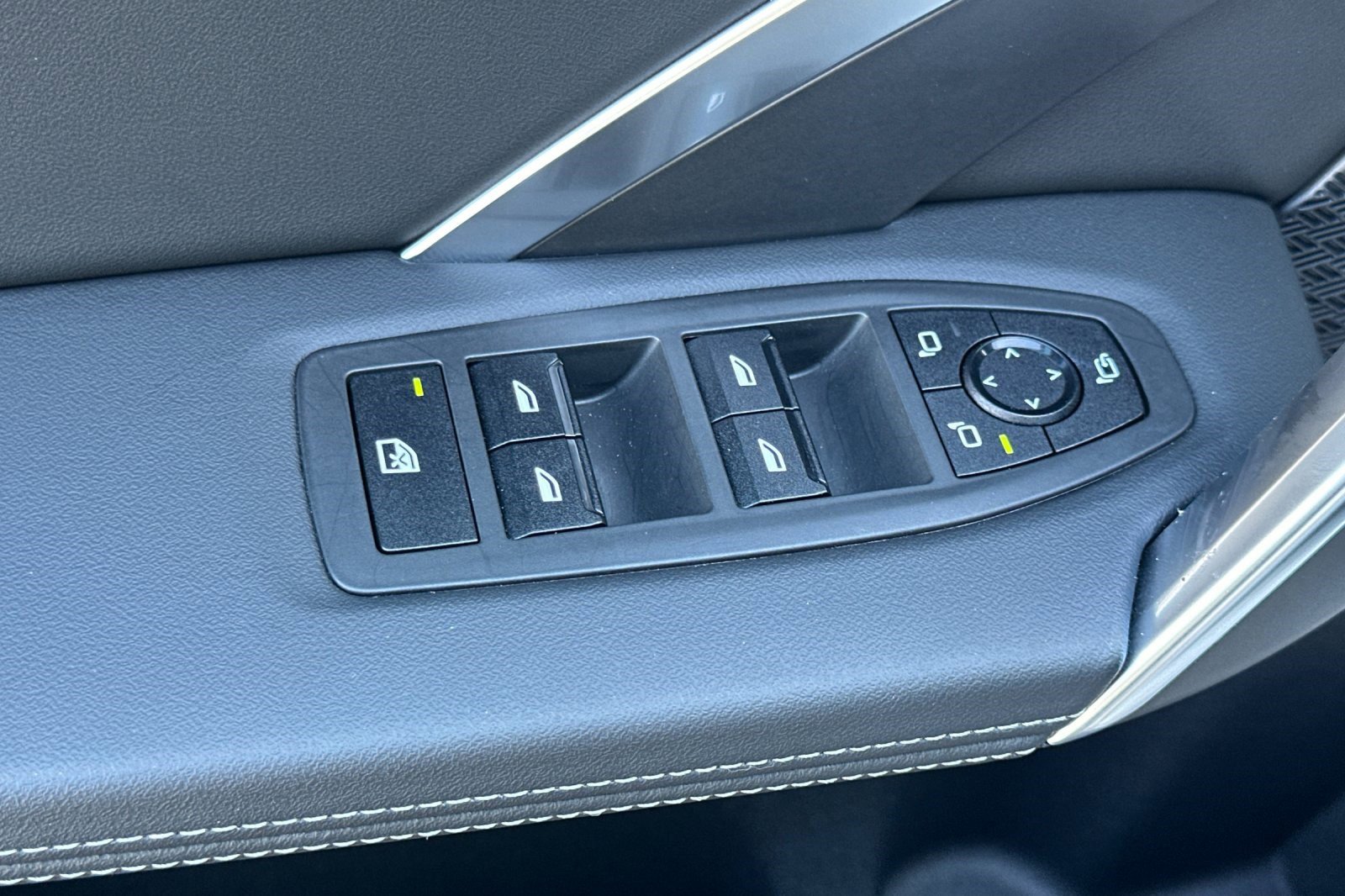 Used 2025 BMW X1 xDrive28i w/ Convenience Package image 13