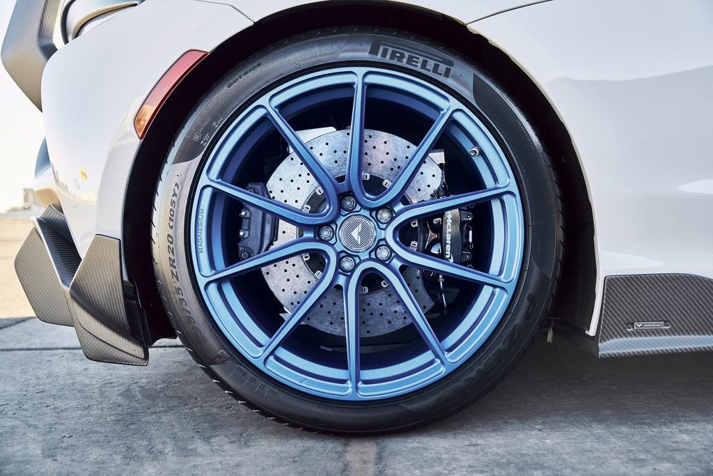 Used 2023 McLaren Artura RWD image 30