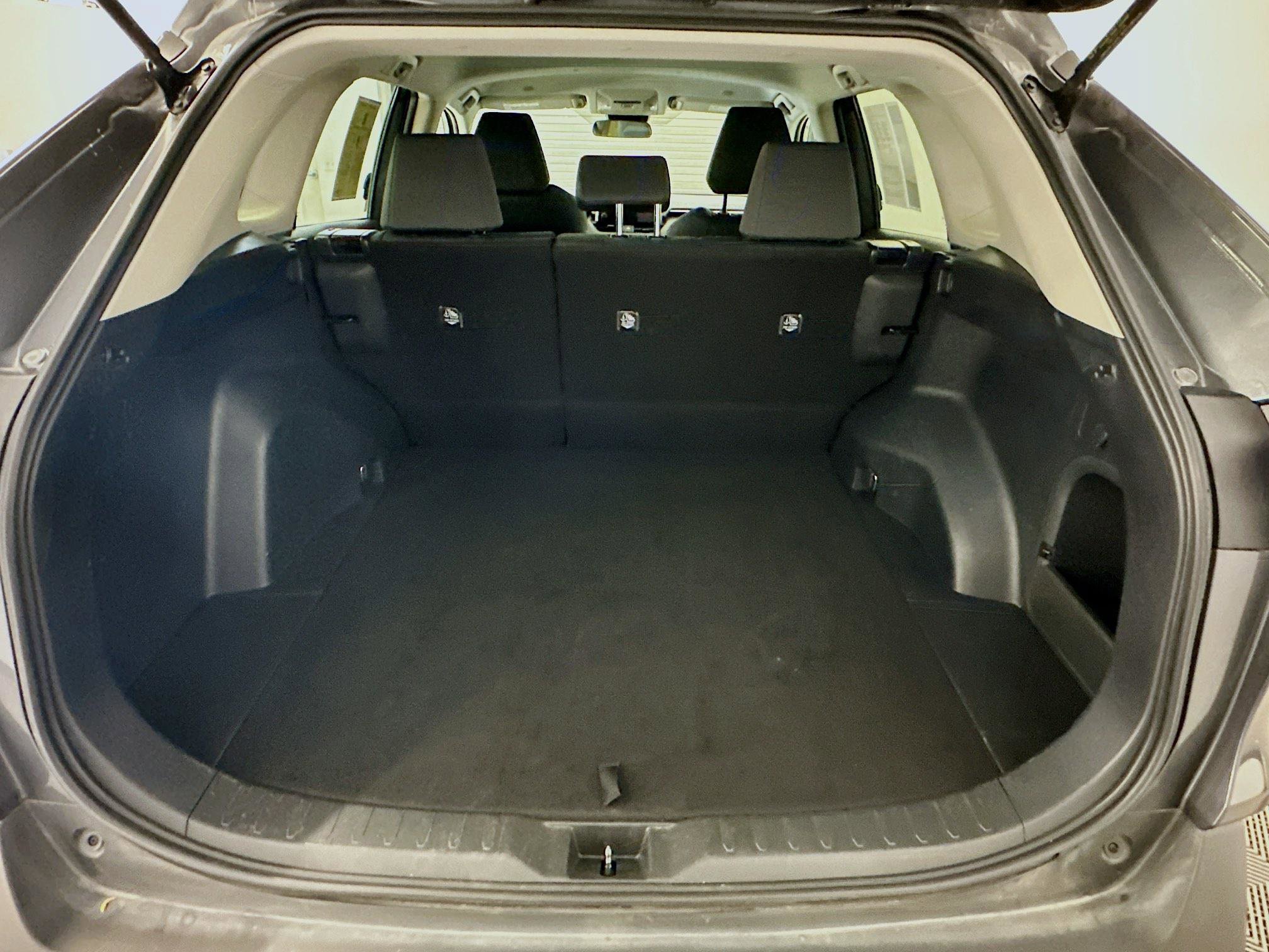 Used 2025 Toyota RAV4 XLE image 30