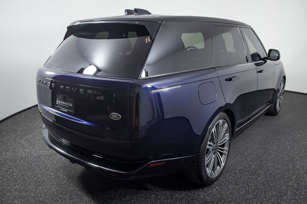 Used 2023 Land Rover Range Rover SE AWD/4WD image 12