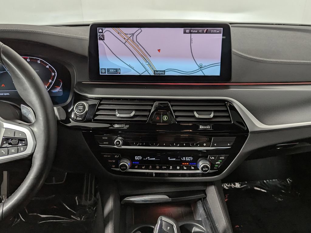 Used 2021 BMW M550i xDrive image 38