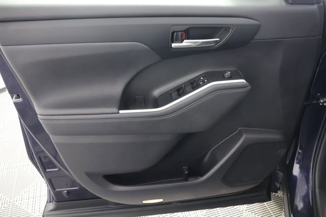 Used 2023 Toyota Highlander XLE image 27