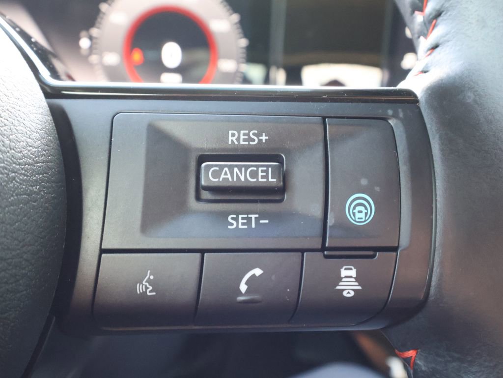 Used 2025 Nissan Kicks SR image 17