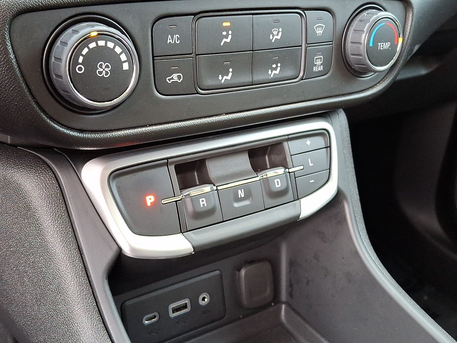 Certified 2024 GMC Terrain SLE FWD image 16