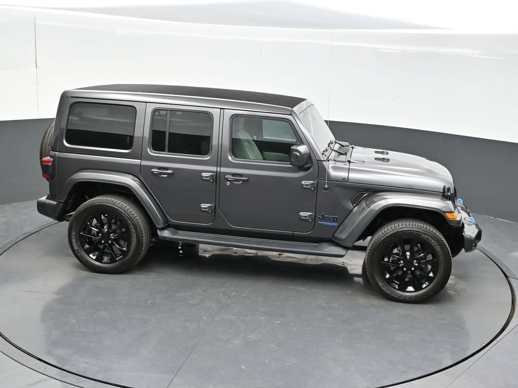Used 2021 Jeep Wrangler Unlimited Sahara AWD/4WD image 36