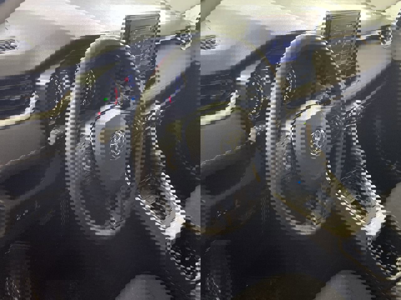 Used 2022 Toyota RAV4 XLE image 10