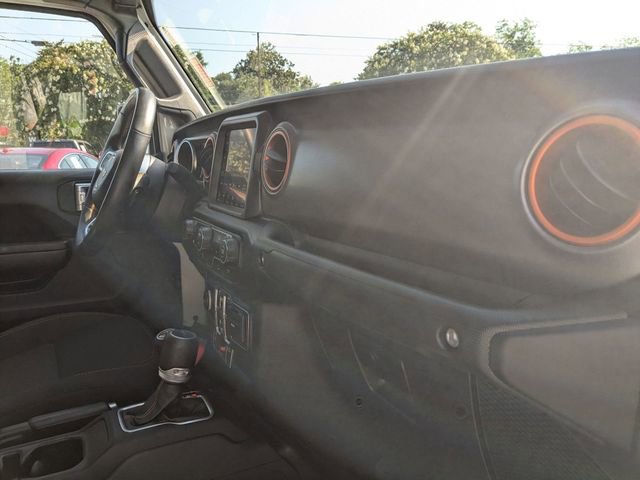 Used 2023 Jeep Gladiator Mojave w/ LED Lighting Group AWD/4WD image 33