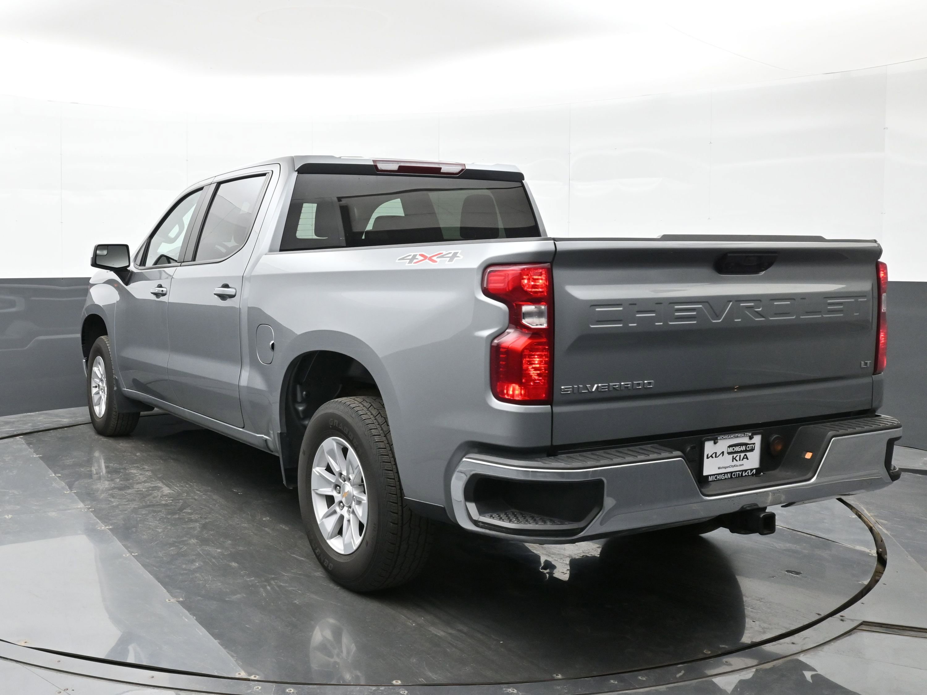 Used 2025 Chevrolet Silverado 1500 LT image 6