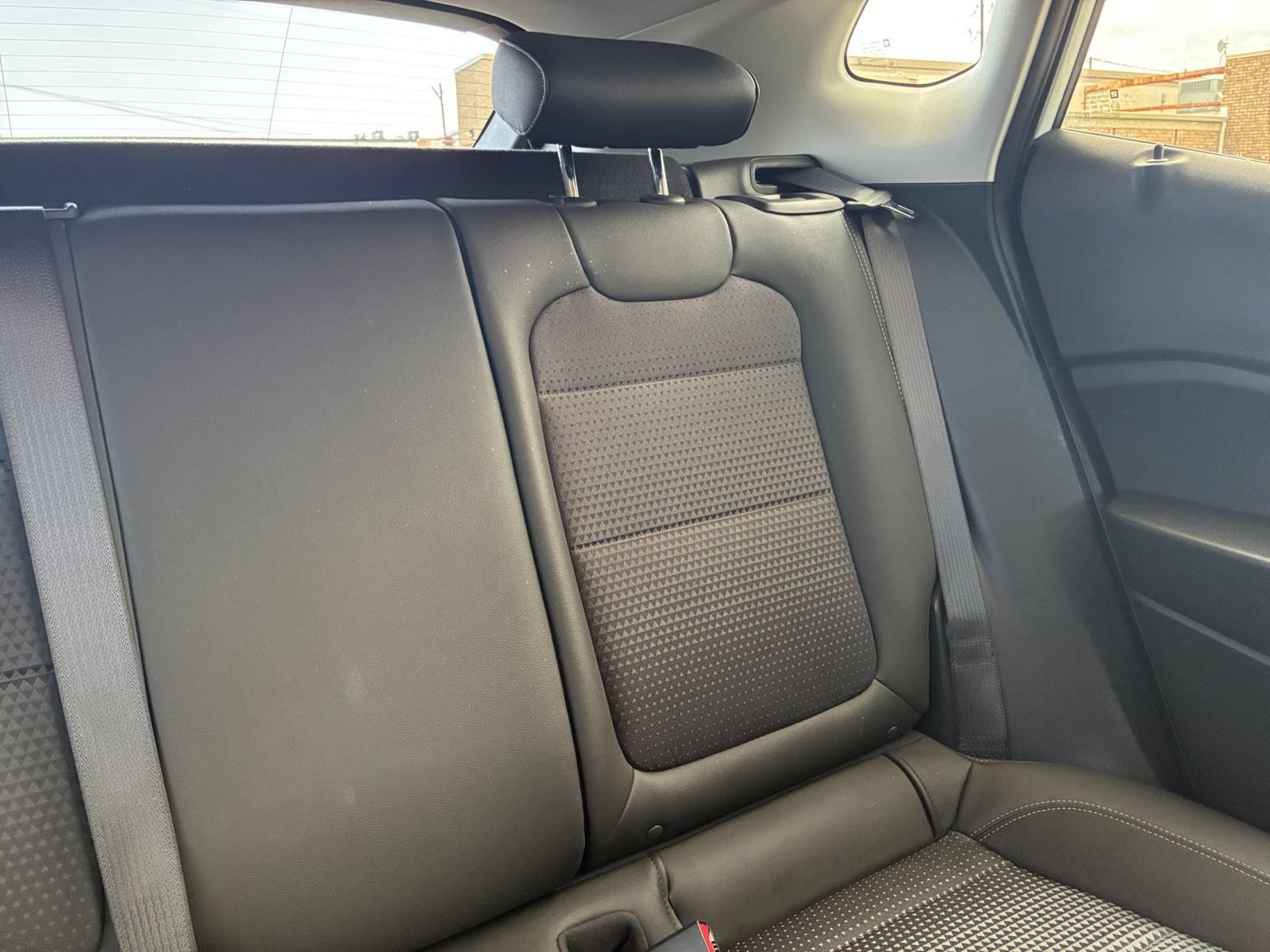 Used 2025 Chevrolet Trax LT FWD image 33