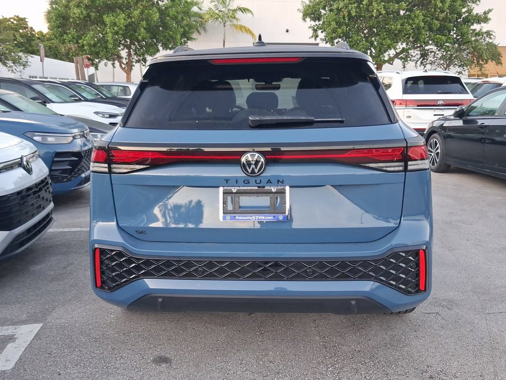 New 2026 Volkswagen Tiguan SE R-Line FWD image 4