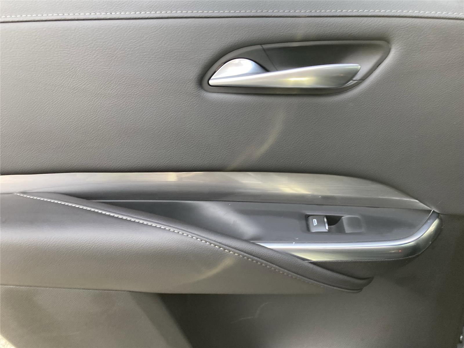 Used 2024 Cadillac XT4 Premium Luxury image 28