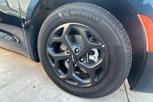 Used 2023 Chrysler Pacifica Touring-L w/ S Appearance Package FWD image 10