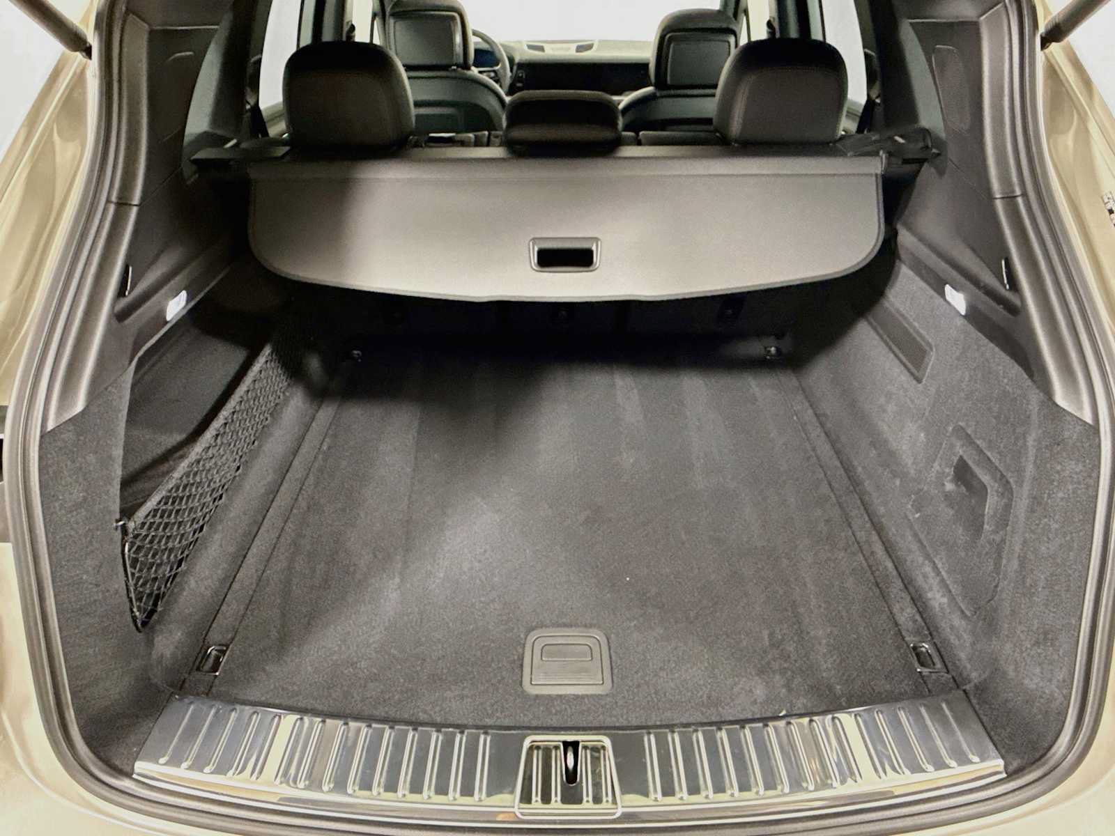 Certified 2025 Porsche Cayenne AWD/4WD image 27