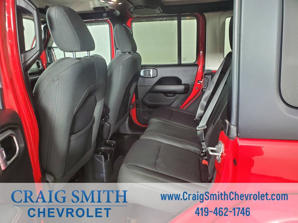 Used 2019 Jeep Wrangler Unlimited Sahara w/ Cold Weather Group AWD/4WD image 11