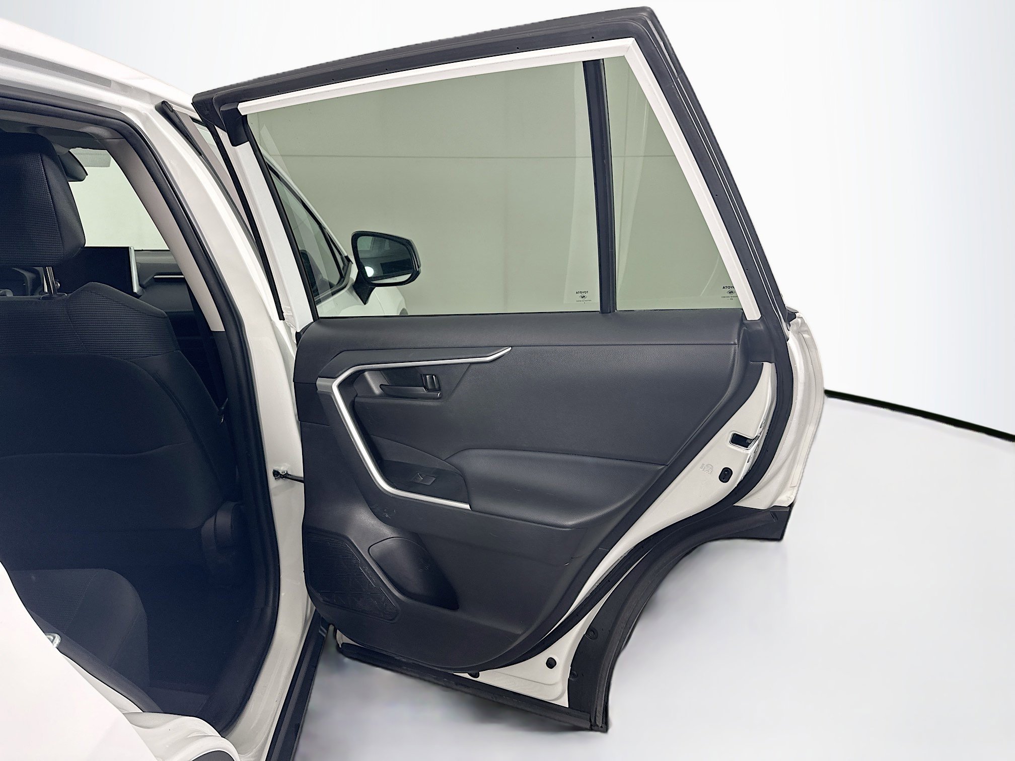 Used 2024 Toyota RAV4 LE image 28