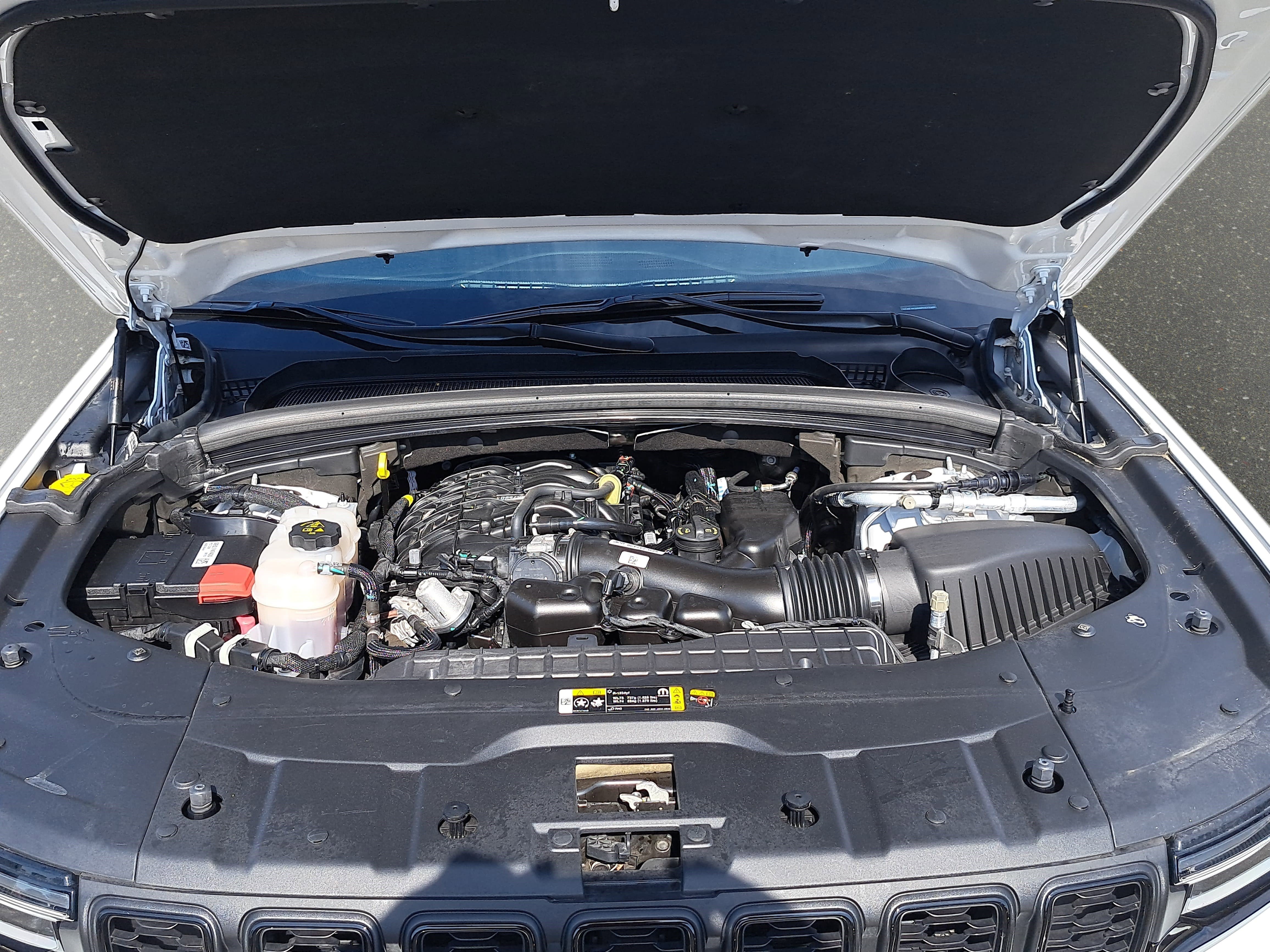 Used 2023 Jeep Grand Cherokee Altitude RWD image 28