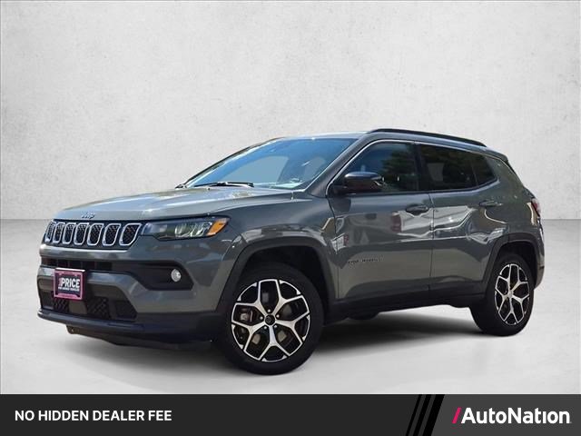 Used 2024 Jeep Compass Latitude AWD/4WD image 1
