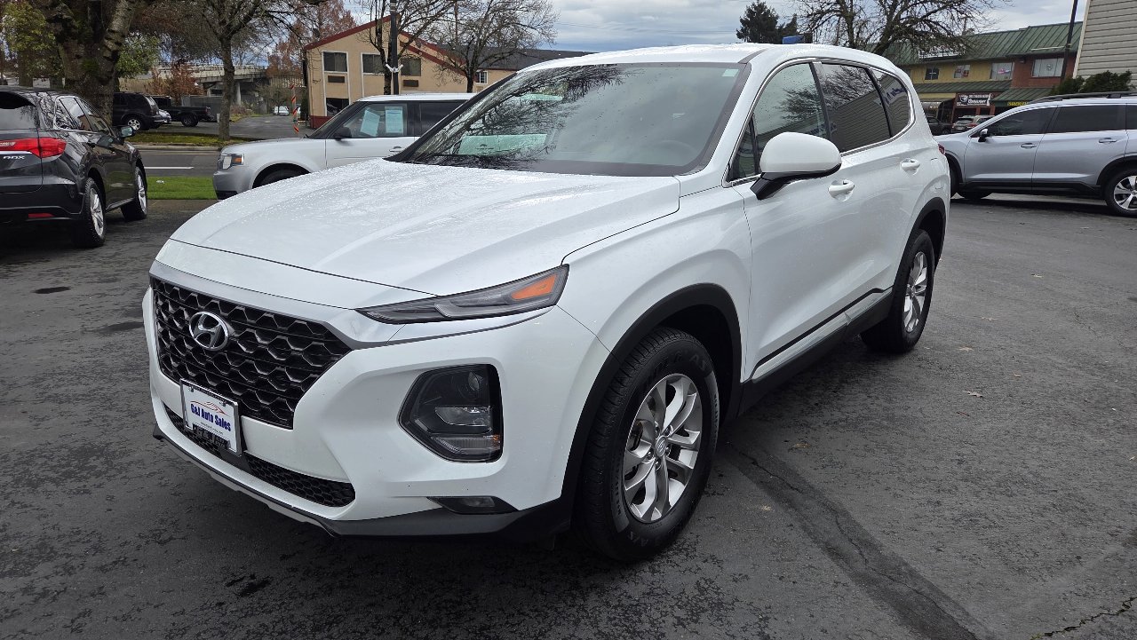 Used 2019 Hyundai Santa Fe SEL image 2