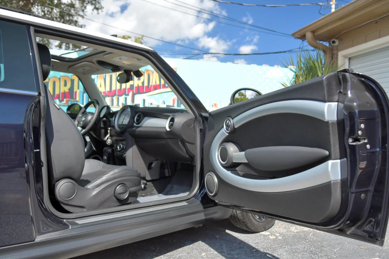 Used 2013 MINI Cooper S w/ Premium Pkg 2 FWD image 39