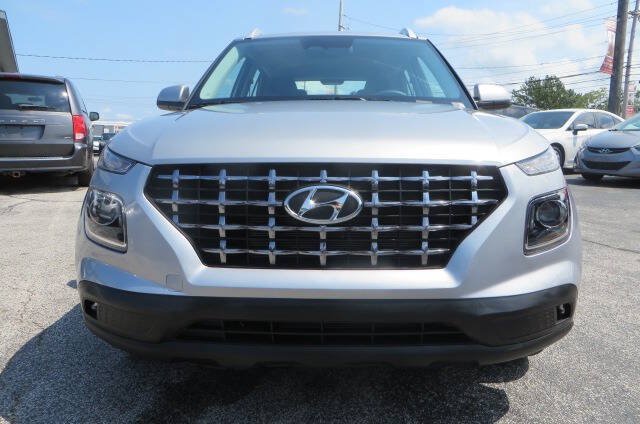 Used 2026 Hyundai Venue SEL FWD image 5