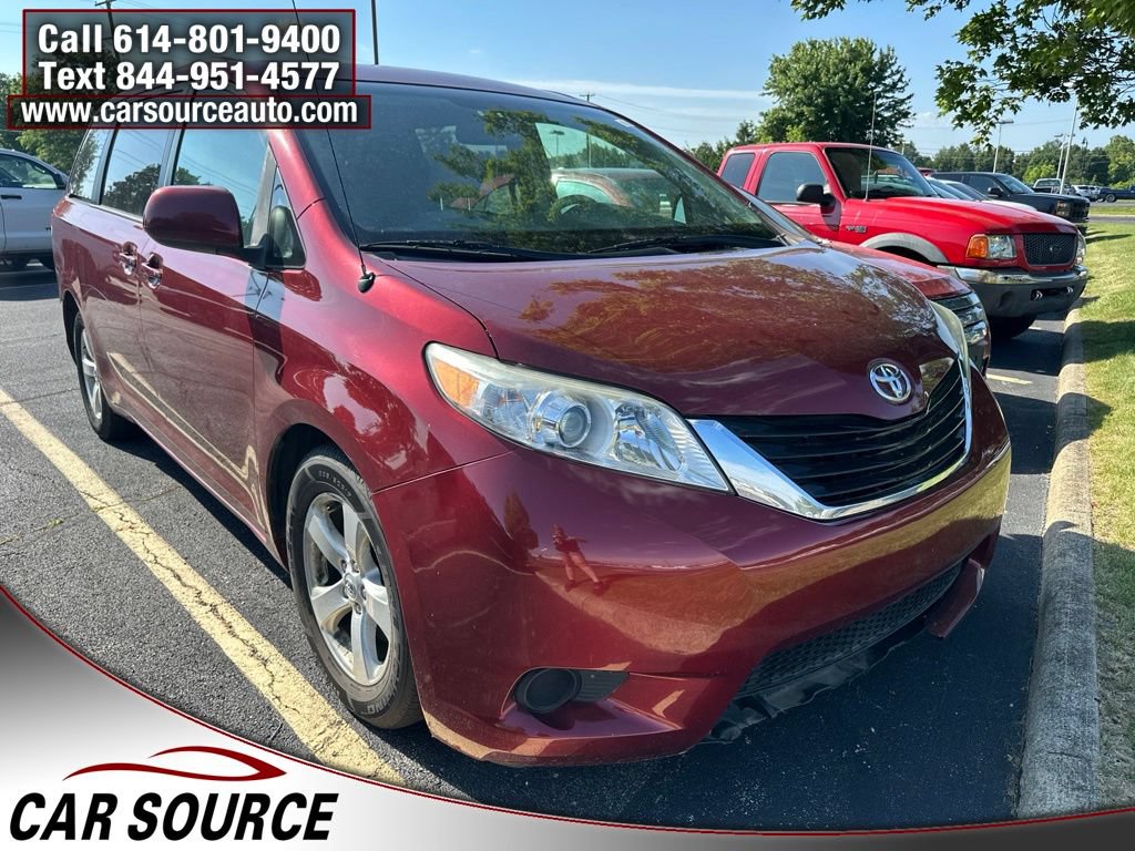 Used 2012 Toyota Sienna LE w/ Towing Pkg FWD image 1