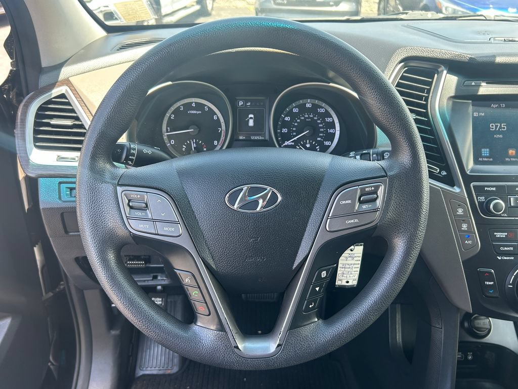 Used 2017 Hyundai Santa Fe SE w/ Cargo Package AWD/4WD image 20