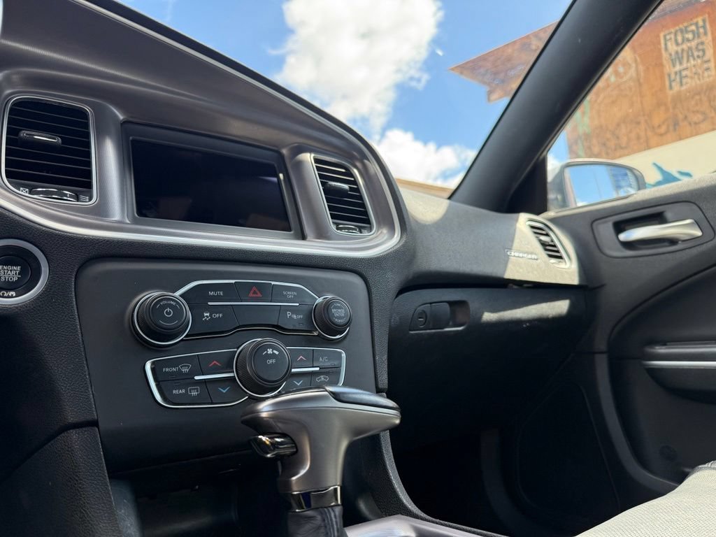 Used 2022 Dodge Charger SXT w/ Leather Interior Group RWD image 17