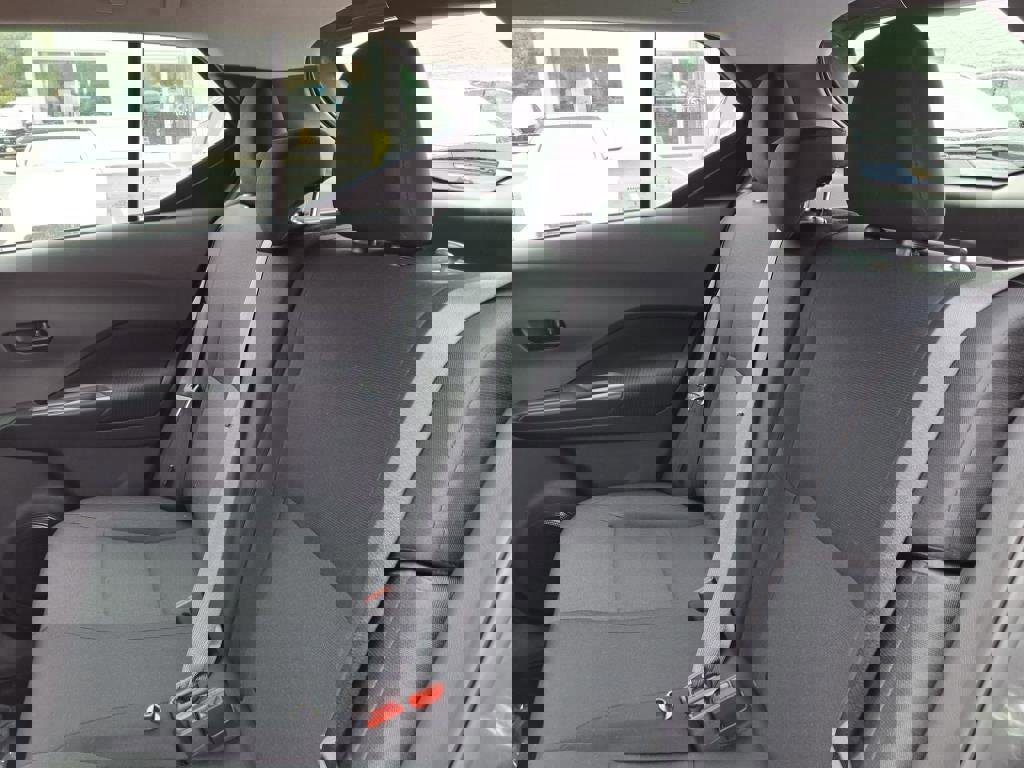 New 2025 Nissan Kicks Play S image 6