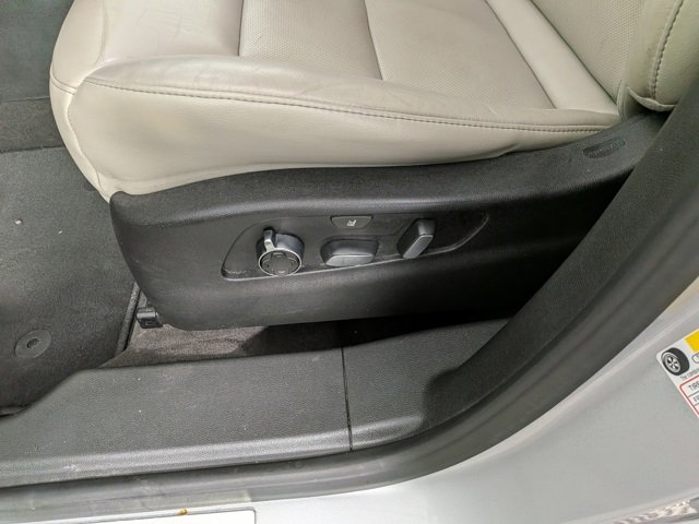 Used 2020 Cadillac XT4 Premium Luxury w/ Enhanced Visibility Package image 17