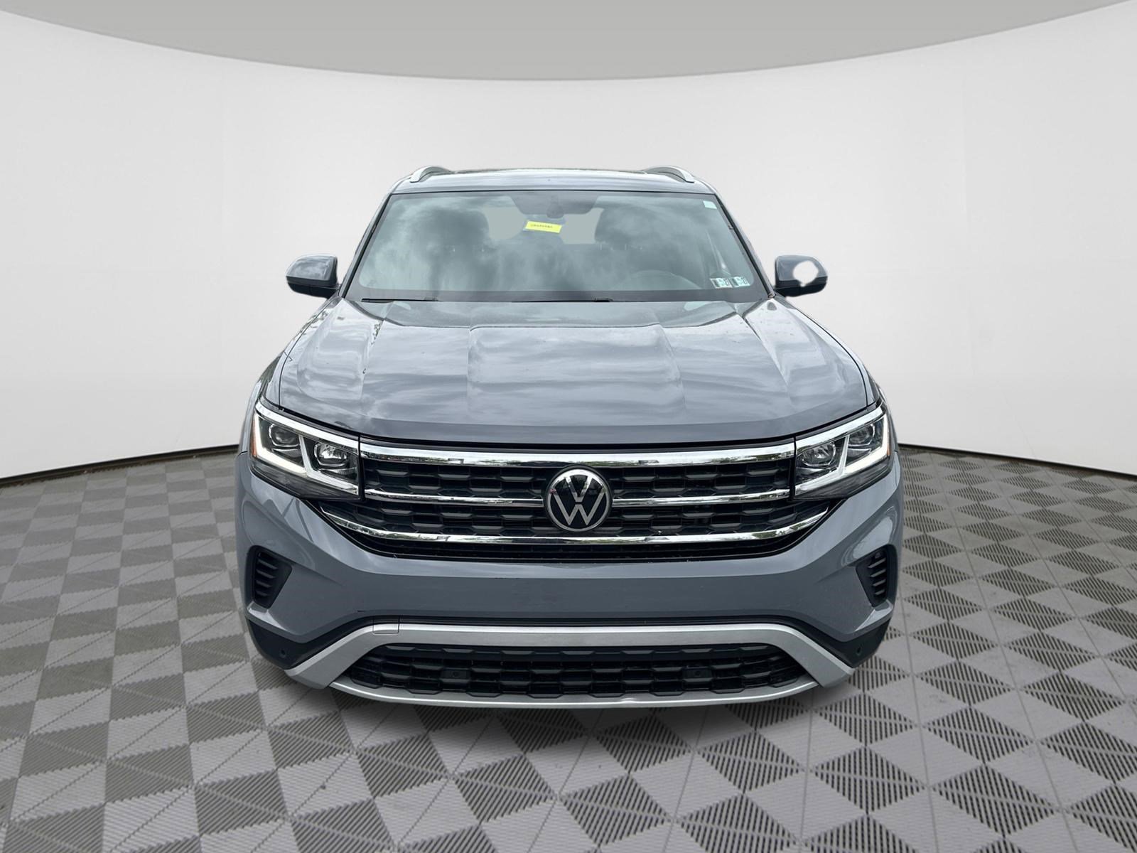 Used 2022 Volkswagen Atlas Cross Sport SE AWD/4WD image 3