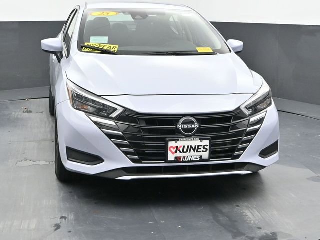 Used 2025 Nissan Versa SV image 4