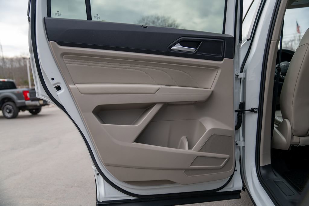 Used 2022 Volkswagen Atlas SE w/ Panoramic Sunroof Package image 17