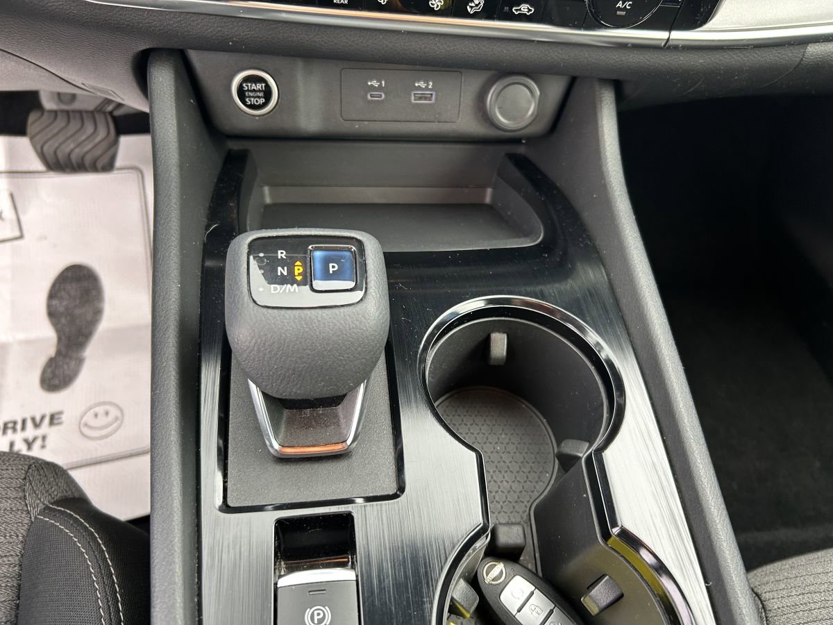 Used 2022 Nissan Rogue SV image 10