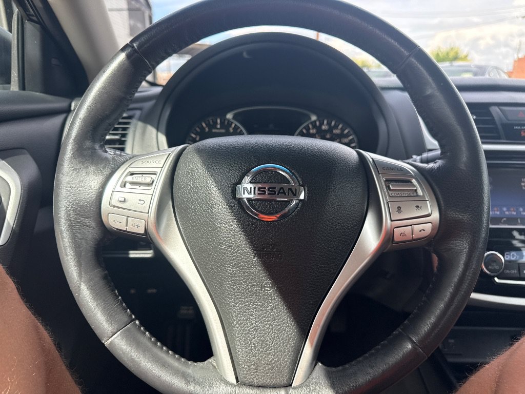 Used 2018 Nissan Altima 2.5 SL w/ 2.5 SL Technology Package FWD image 13
