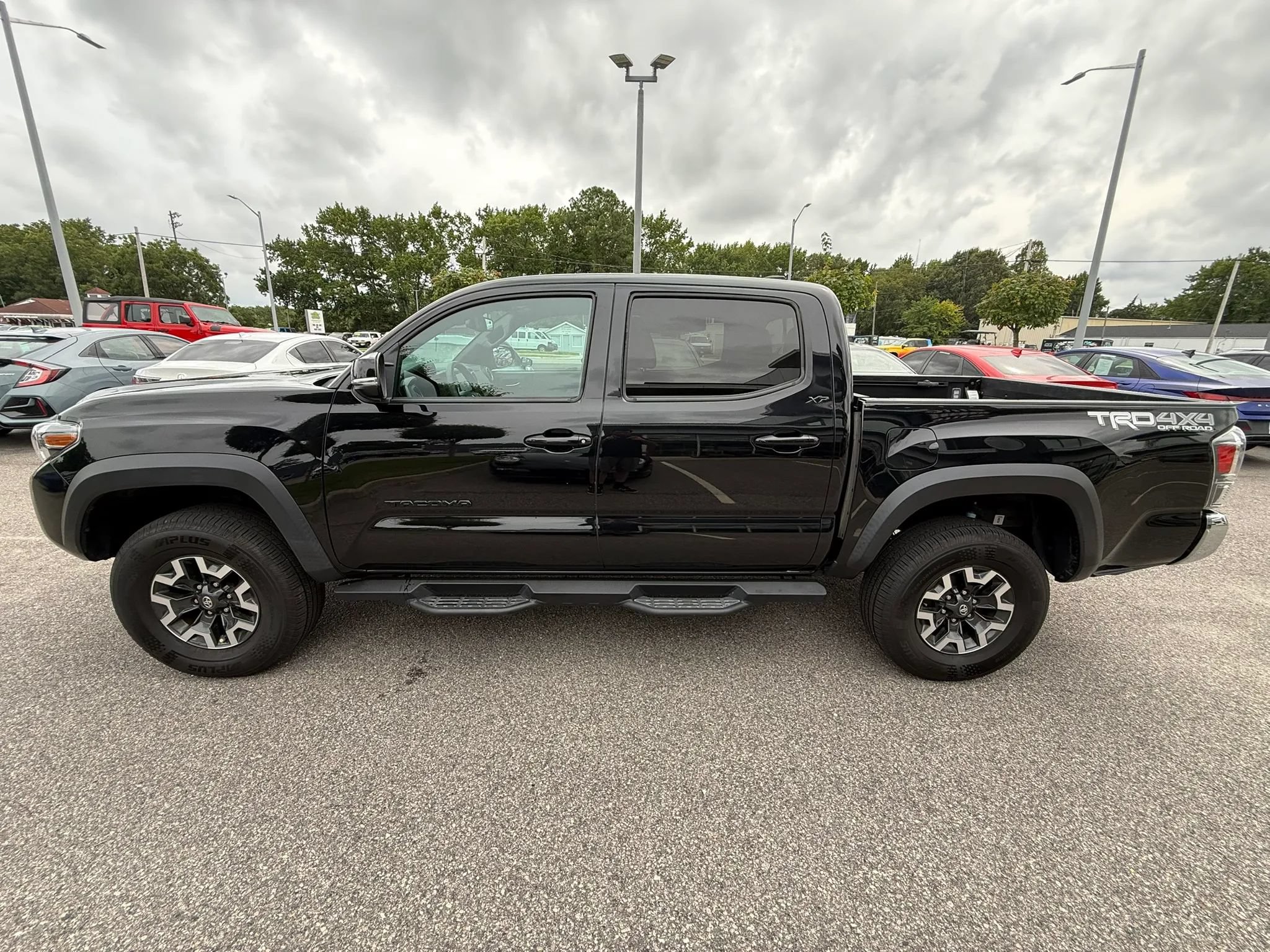 Used 2021 Toyota Tacoma TRD Off-Road AWD/4WD image 4