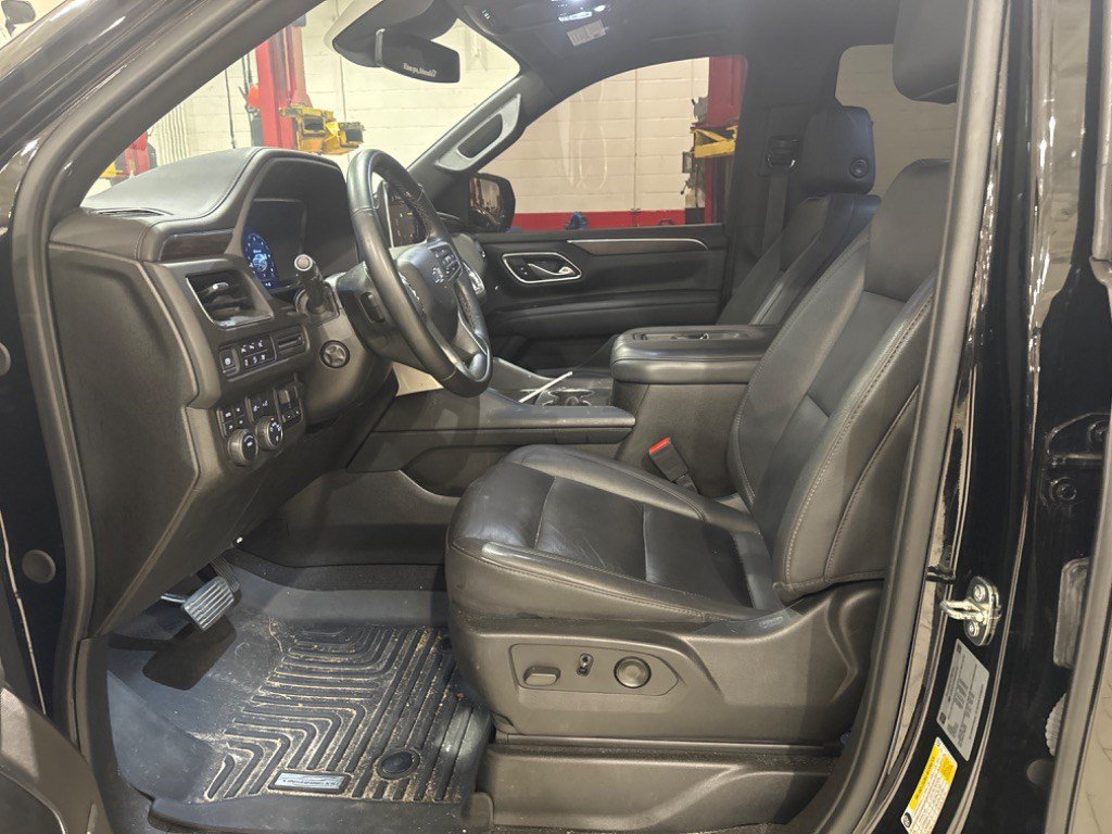 Used 2024 Chevrolet Tahoe Z71 w/ Luxury Package AWD/4WD image 42