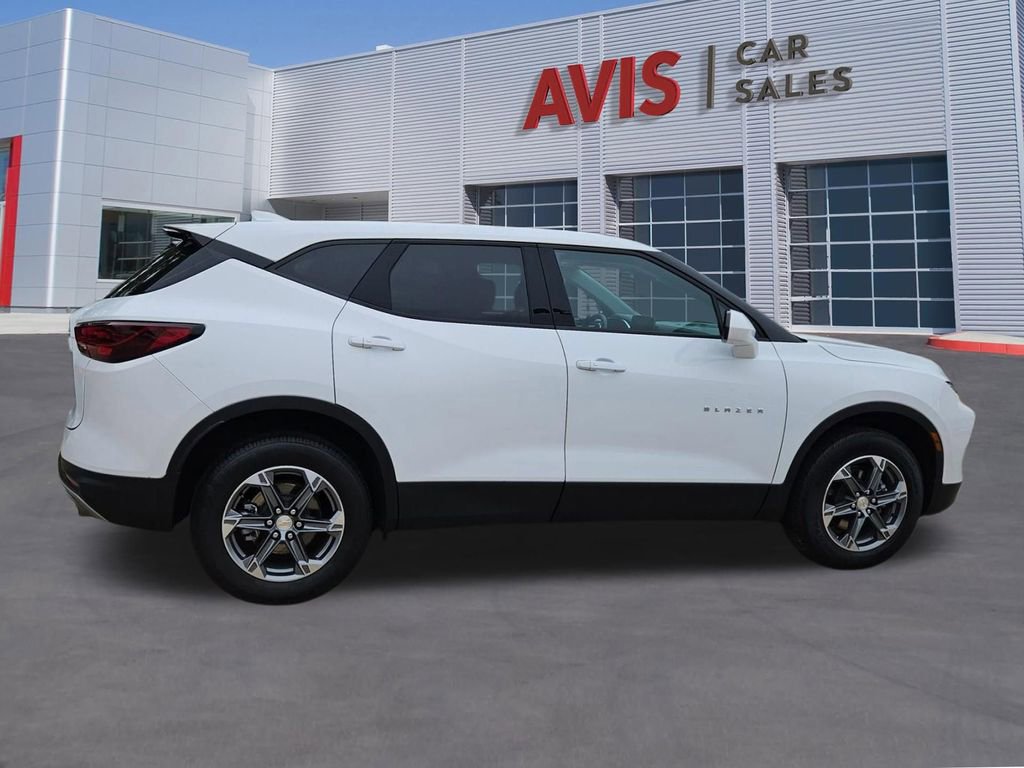 Used 2025 Chevrolet Blazer LT FWD image 7