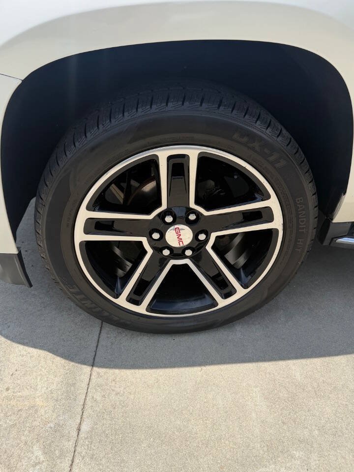 Used 2015 GMC Yukon XL SLT w/ Open Road Package AWD/4WD image 9