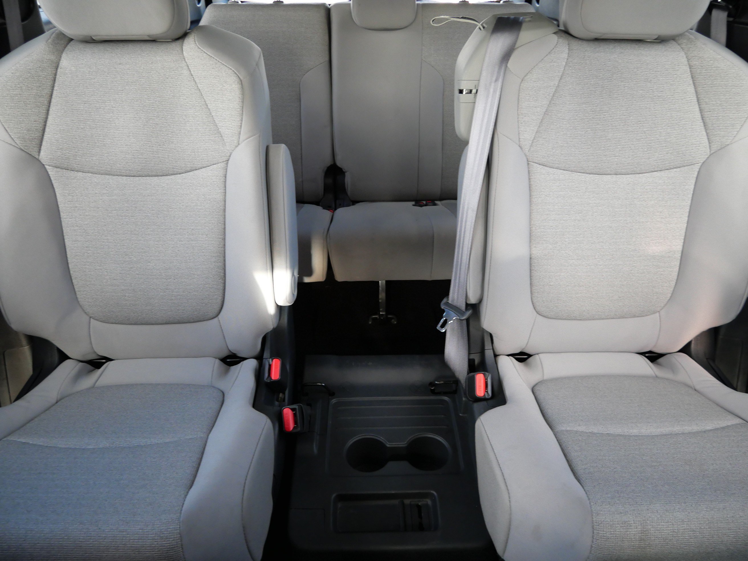 Certified 2025 Toyota Sienna LE AWD/4WD image 13